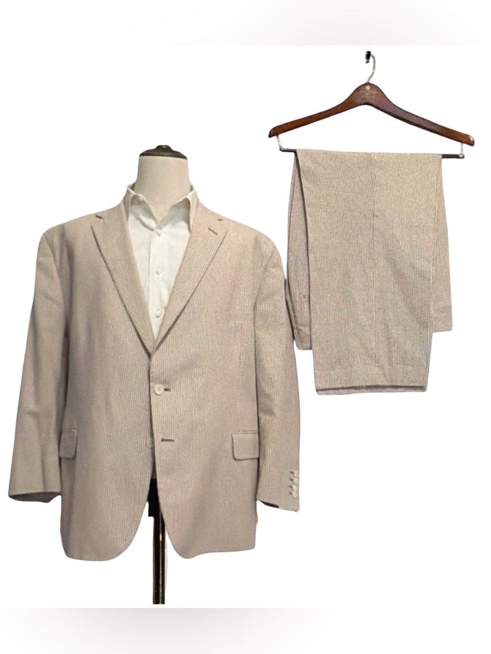 Tom James Inocente Summer Lightweight Seersucker Suit | Tan & Cream | Classic
